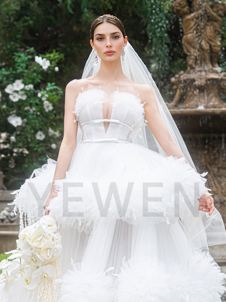 Luxury Strapless Tiered Ruffles Wedding Dress Photoshoot Elegant Bridal Gown