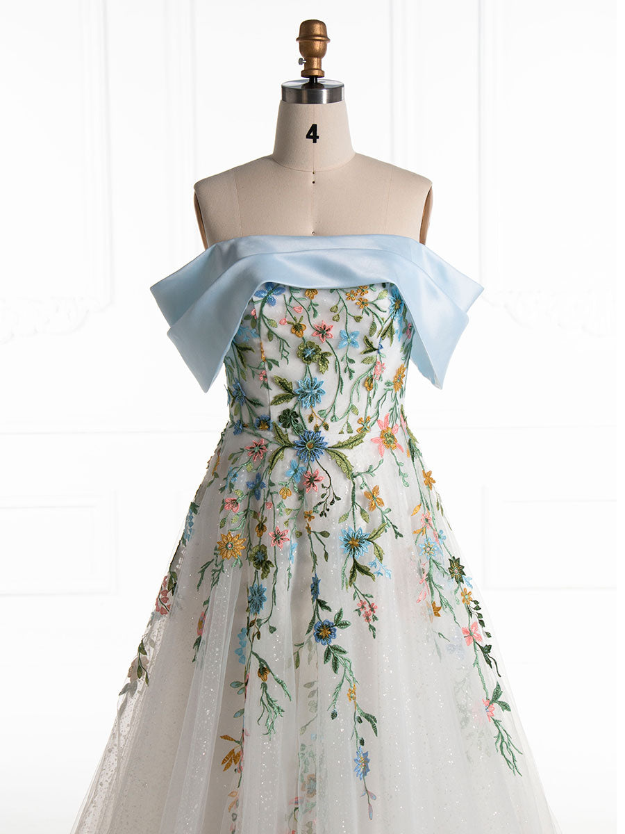 Unique Colorful 3D Embroidery Wedding Dress Flowy A-Line Garden Weddin yewendress Unique Colorful 3D Embroidery Wedding Dress Flowy A-Line Garden Weddin yewendress