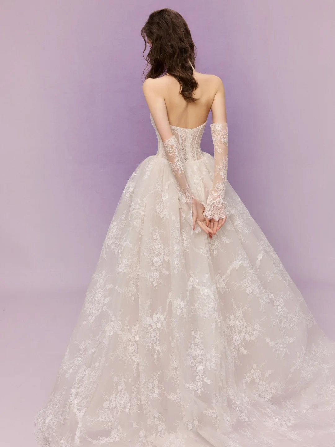 Romantic Halter V Neck Wedding Dress A Line Lace Bridal Gown