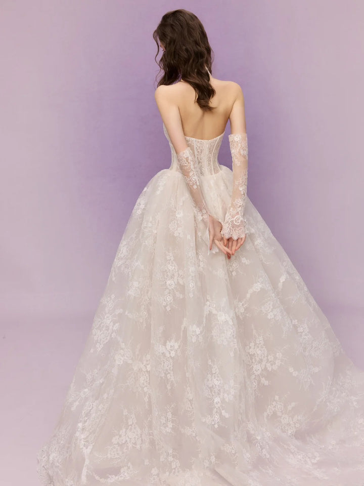 Romantic Halter V Neck Wedding Dress A Line Lace Bridal Gown