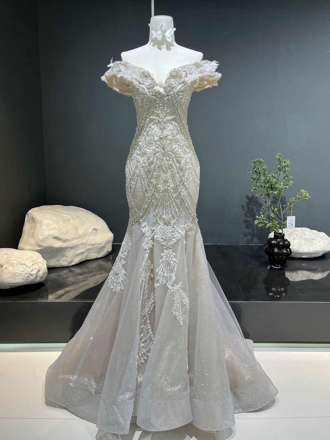 Glamorous Beaded Bodice Sparkly Crystals White Mermaid Wedding Bridal Gown YW0842 Glamorous Beaded Bodice Sparkly Crystals White Mermaid Wedding Bridal Gown YW0842