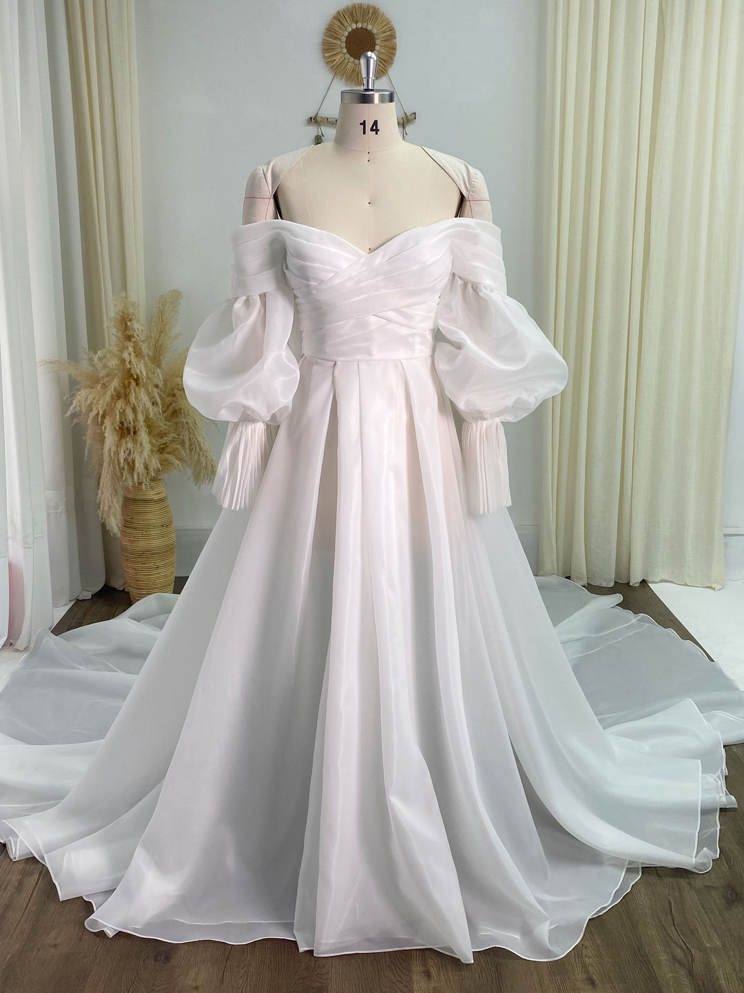 Long Train Silk Organza Wedding Dress Engagement Dress with Puffy Sleeves Custom Wedding Dress YW240025 Long Train Silk Organza Wedding Dress Engagement Dress with Puffy Sleeves Custom Wedding Dress YW240025