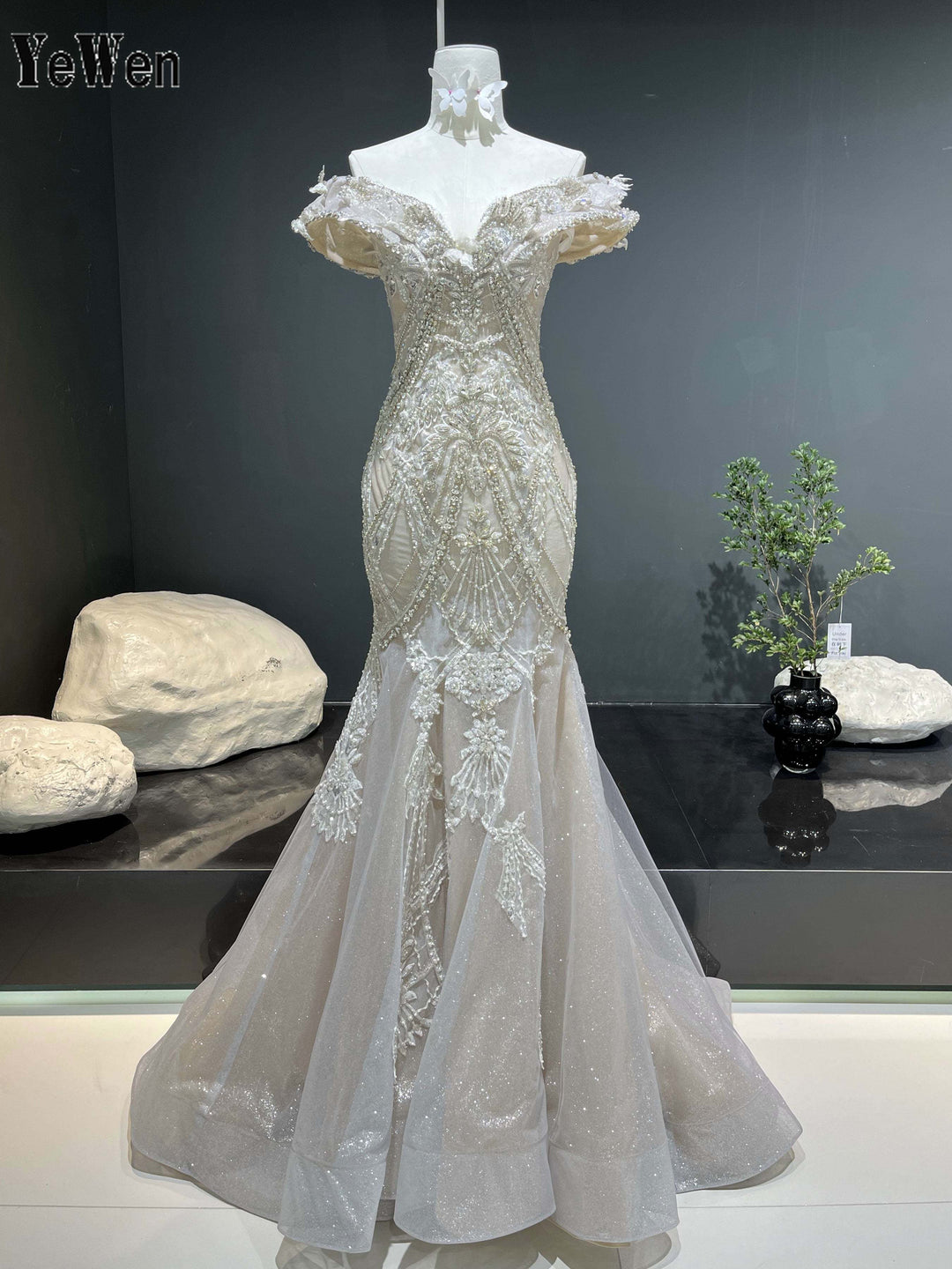 Glamorous Beaded Bodice Sparkly Crystals White Mermaid Wedding Bridal Gown YW0842 Glamorous Beaded Bodice Sparkly Crystals White Mermaid Wedding Bridal Gown YW0842