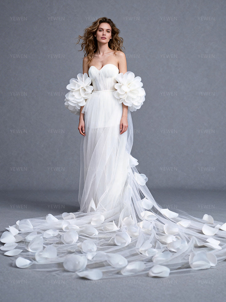 Bridal Flower Cape with 3D Floral Appliqué, Unique Wedding Accessory for Modern Bride Romantic Lightweight Bridal Accessory