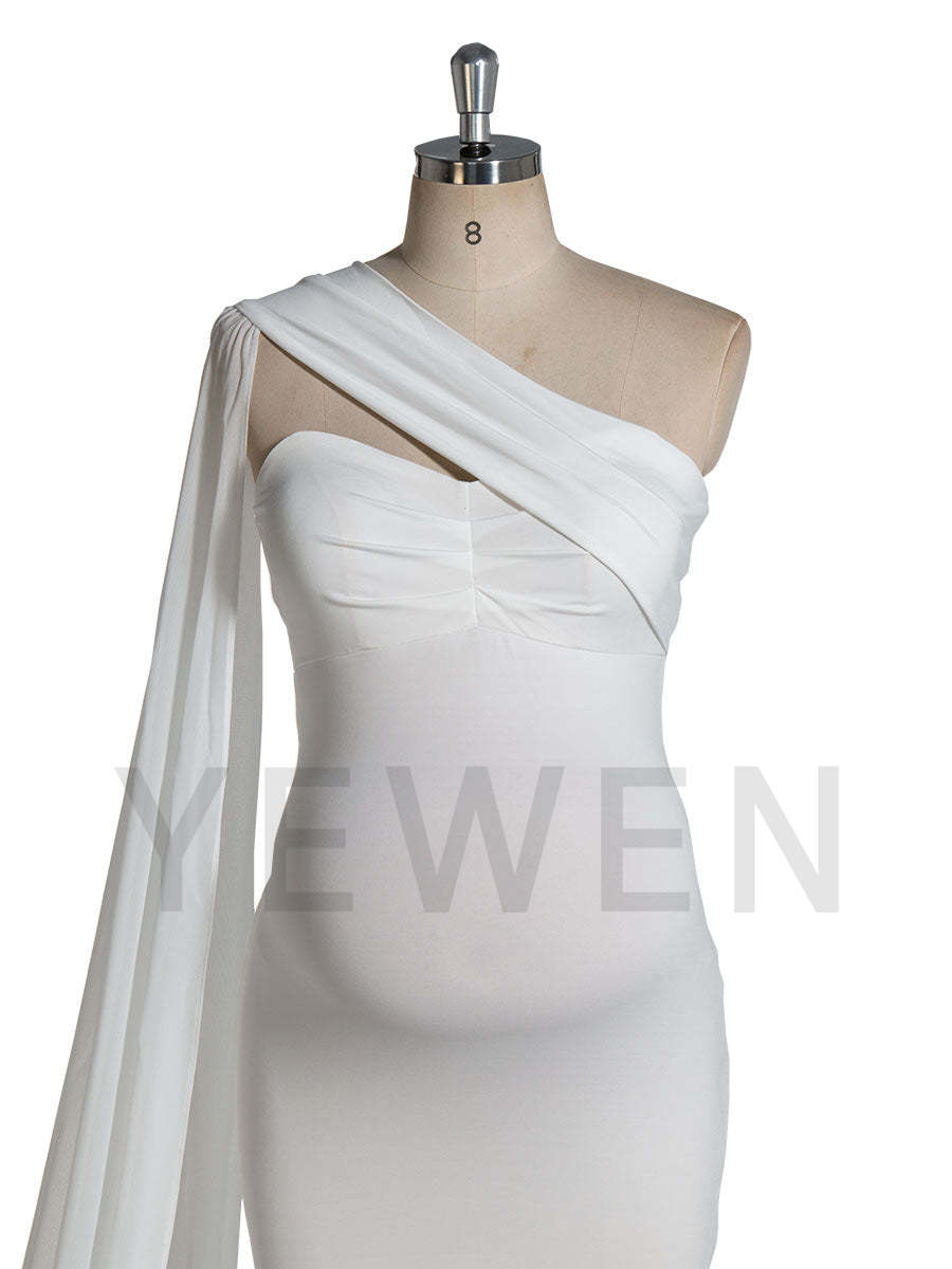 Close up details of elegant maternity mermaid gown