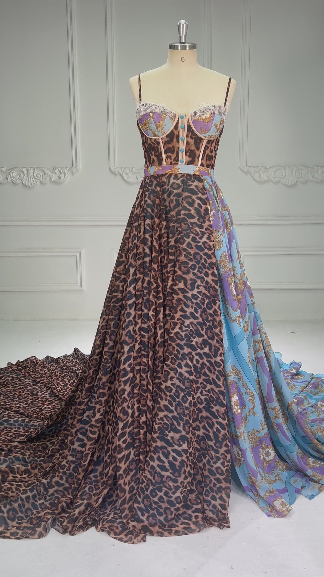 Luxury Leopard Print & Baroque Mixed Pattern Maxi Dress with Train for Women Photoshoot Outfit YW250066