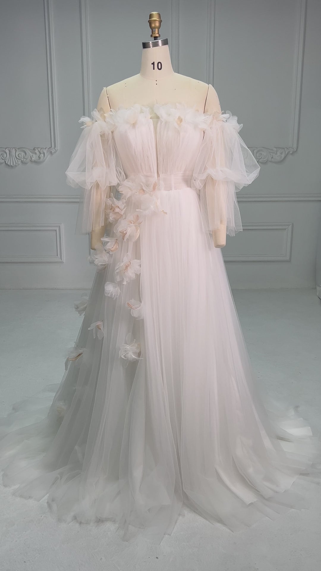 Elegant Tulle Dress for Photoshoot  with Delicate 3D Floral Birthday Gown Bridal Dresses YW250052